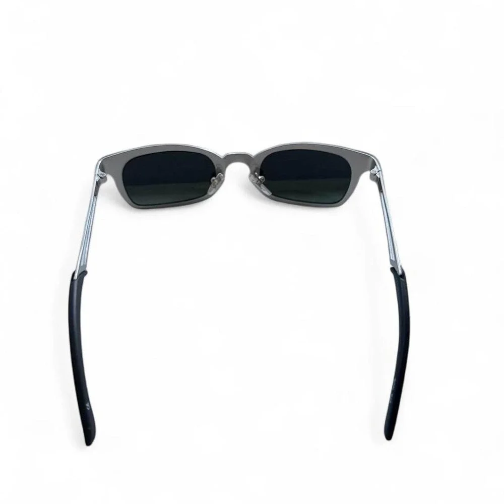 Vintage Y2K (2001) sunglasses